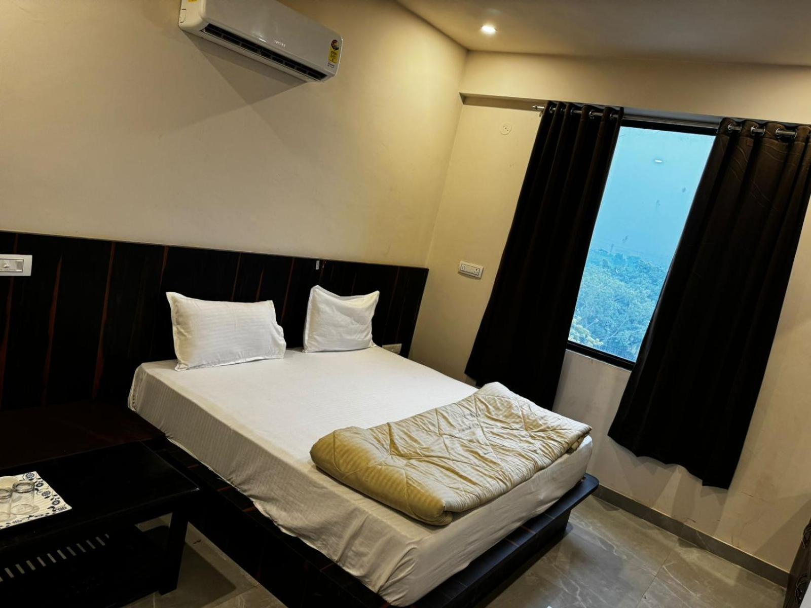 Hotel Karma Jaipur Exteriör bild